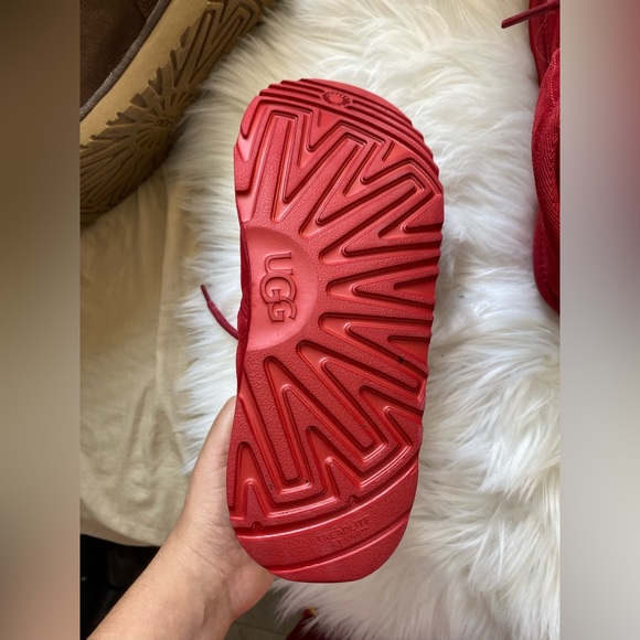 UGG neumel red boots size 6 women’s - Picture 4 of 9